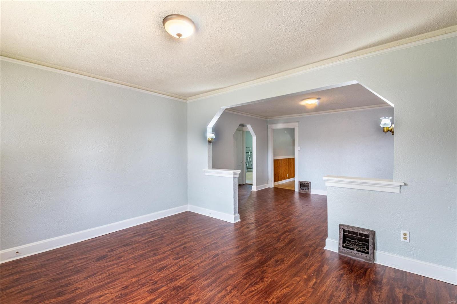 3717 Risch Avenue St. Louis, MO 63125 - Photo 4 of 17 Gallery Image 4
