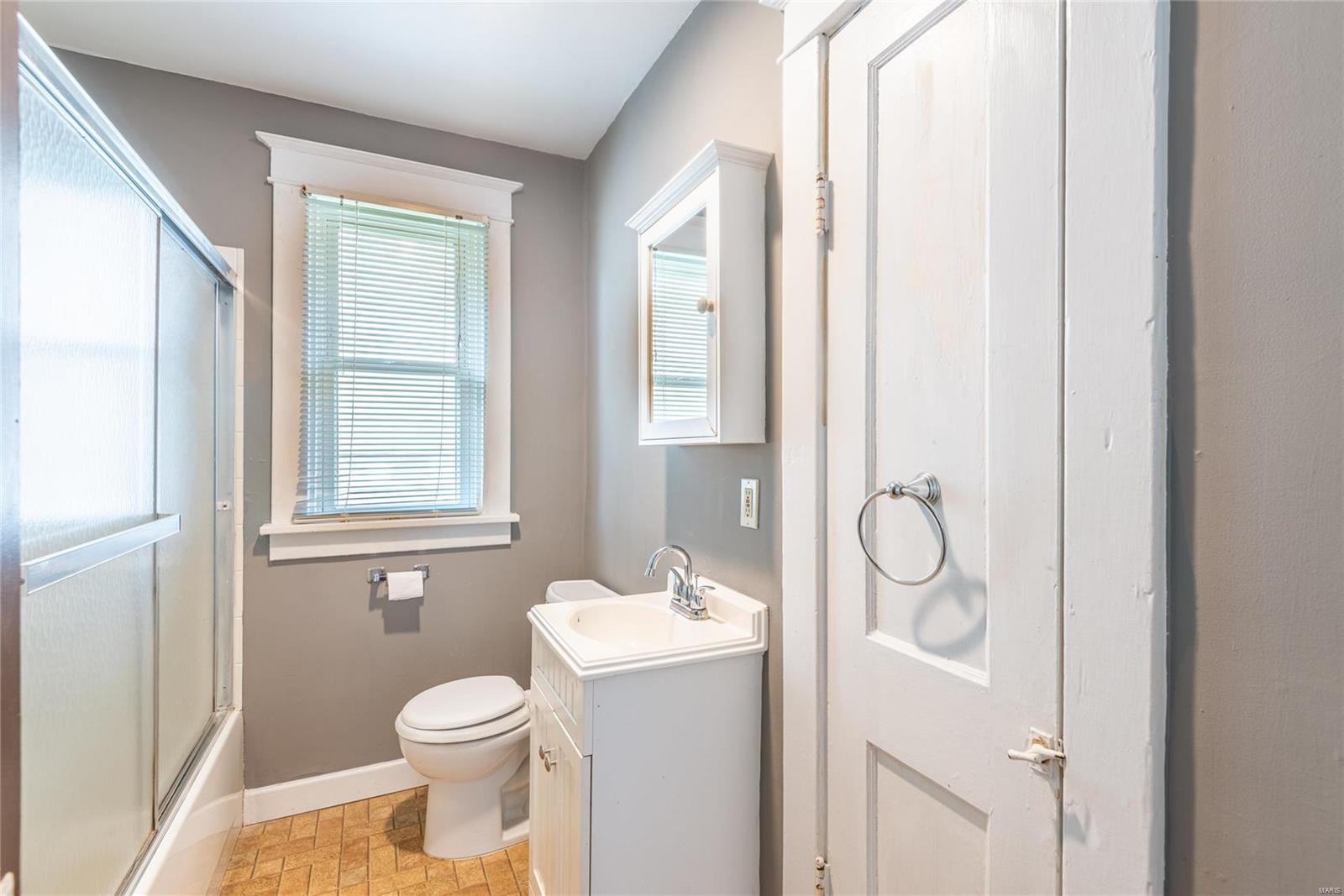 3717 Risch Avenue St. Louis, MO 63125 - Photo 9 of 17 Gallery Image 9