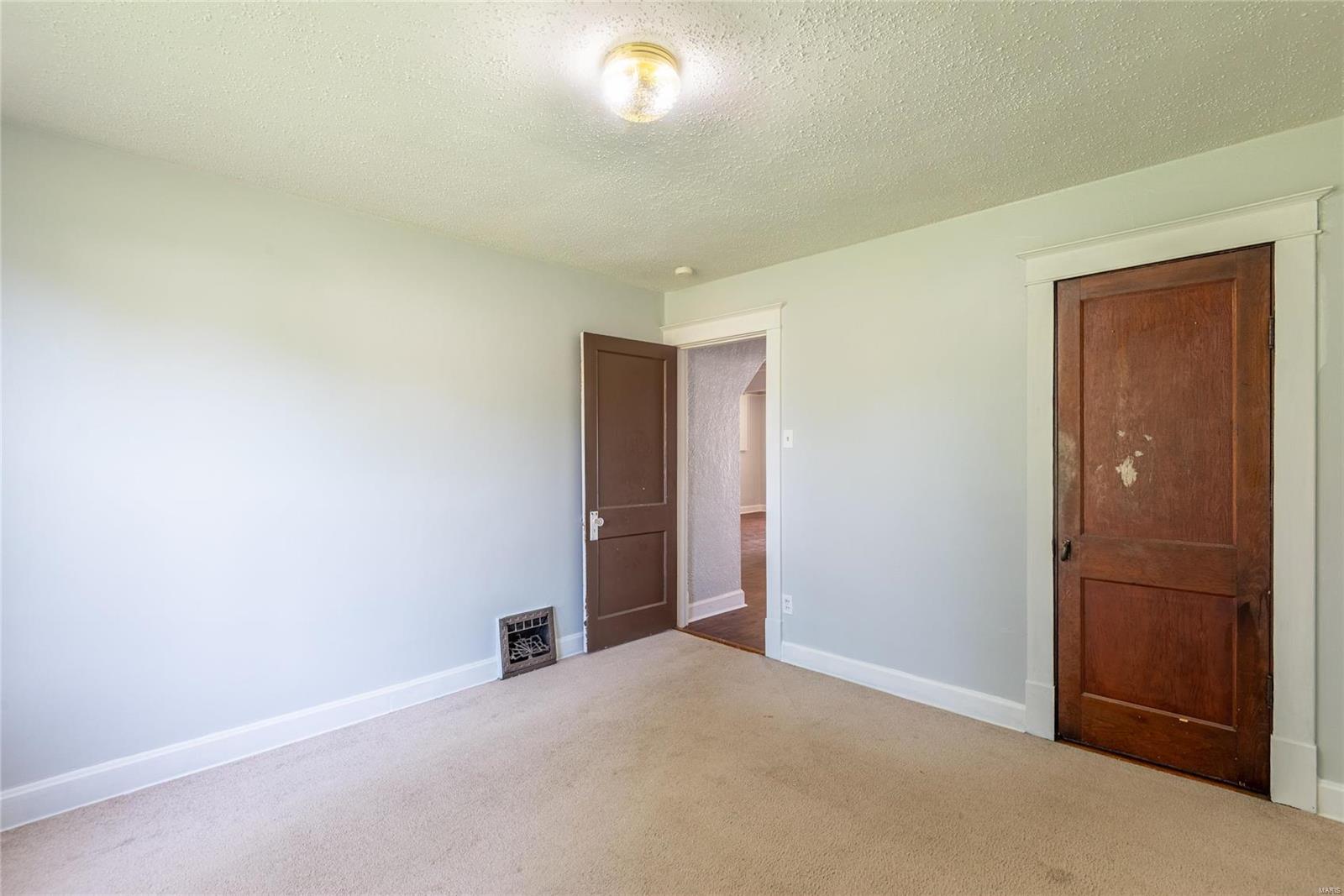 3717 Risch Avenue St. Louis, MO 63125 - Photo 10 of 17 Gallery Image 10