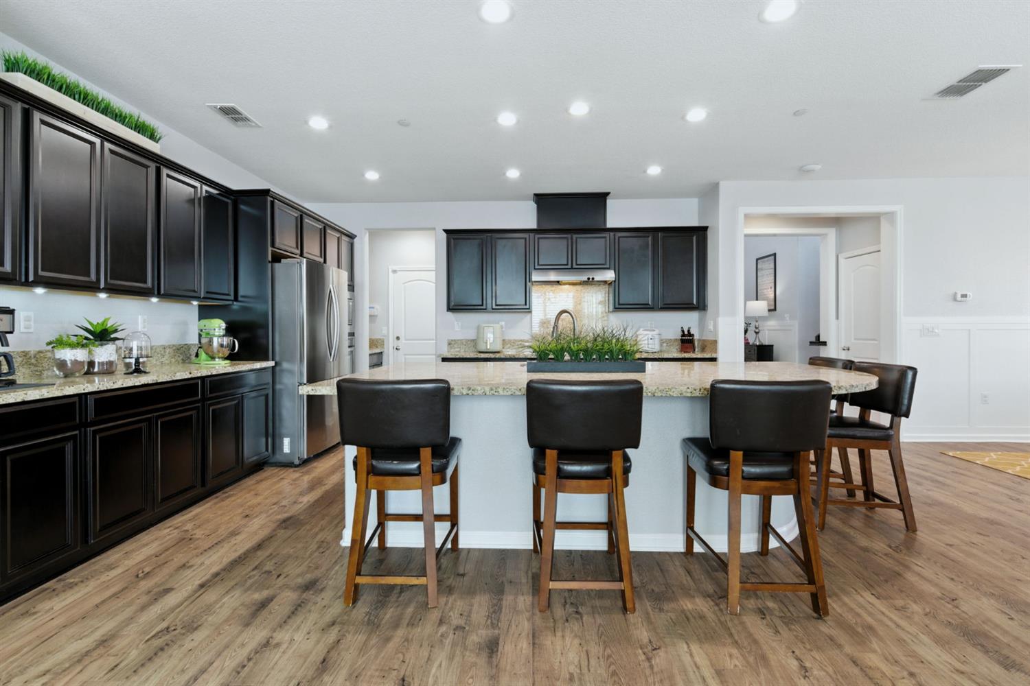 18200 Broadmoor Way Lathrop, CA 95330 - Photo 13 of 48