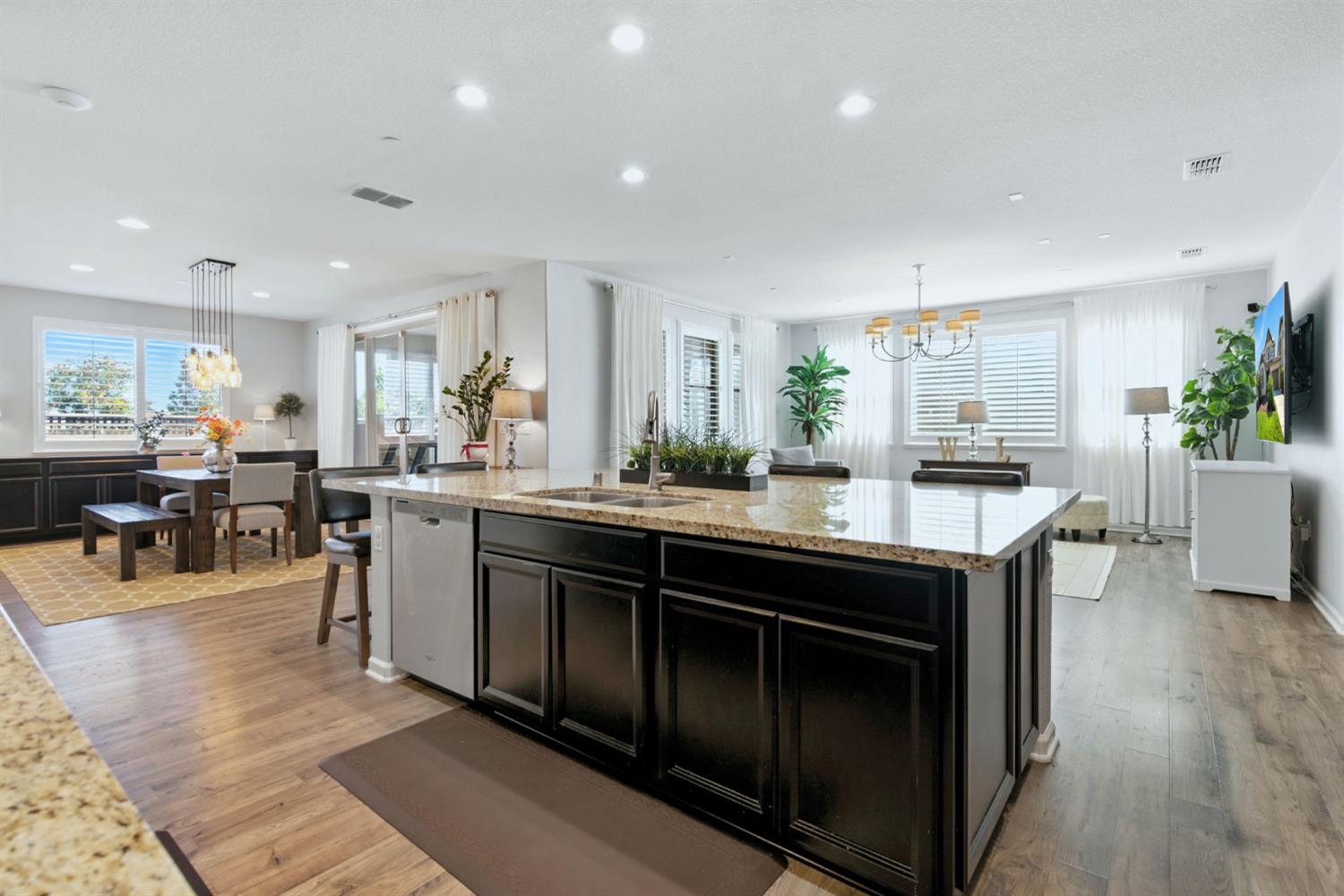 18200 Broadmoor Way Lathrop, CA 95330 - Photo 9 of 48