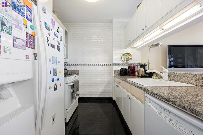 200 Riverside Boulevard, Unit 10L Manhattan, NY 10069 - Photo 4 of 13