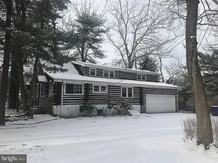 $825,000 | 227 East Lake Boulevard, Medford, NJ 08055