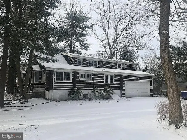 $825,000 | 227 East Lake Boulevard, Medford, NJ 08055