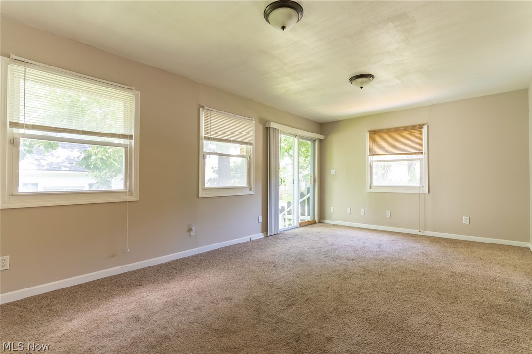 21113 Hansen Road Maple Heights, OH 44137 - Photo 6 of 26
