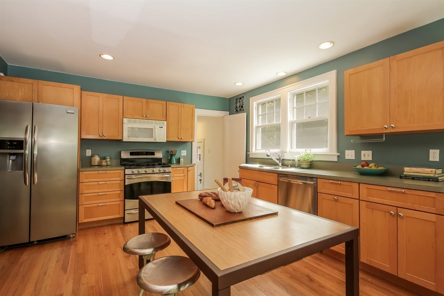 1608 Shadford Road Ann Arbor, MI 48104 - Photo 6 of 10 Photo 6