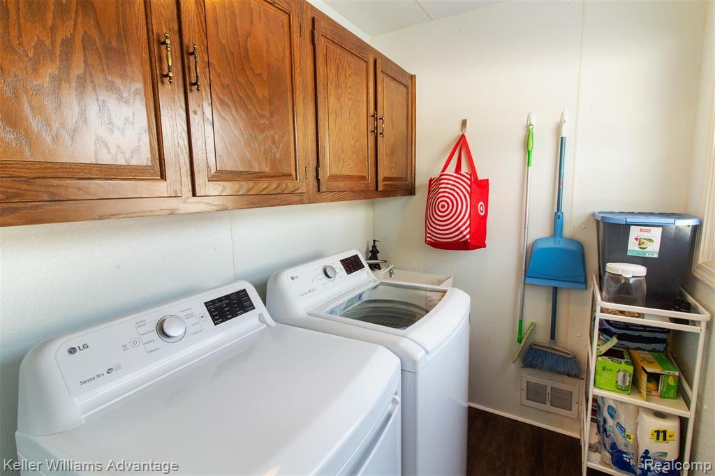 2376 Rancroft Beat Rochester Hills, MI 48306 - Photo 19 of 48