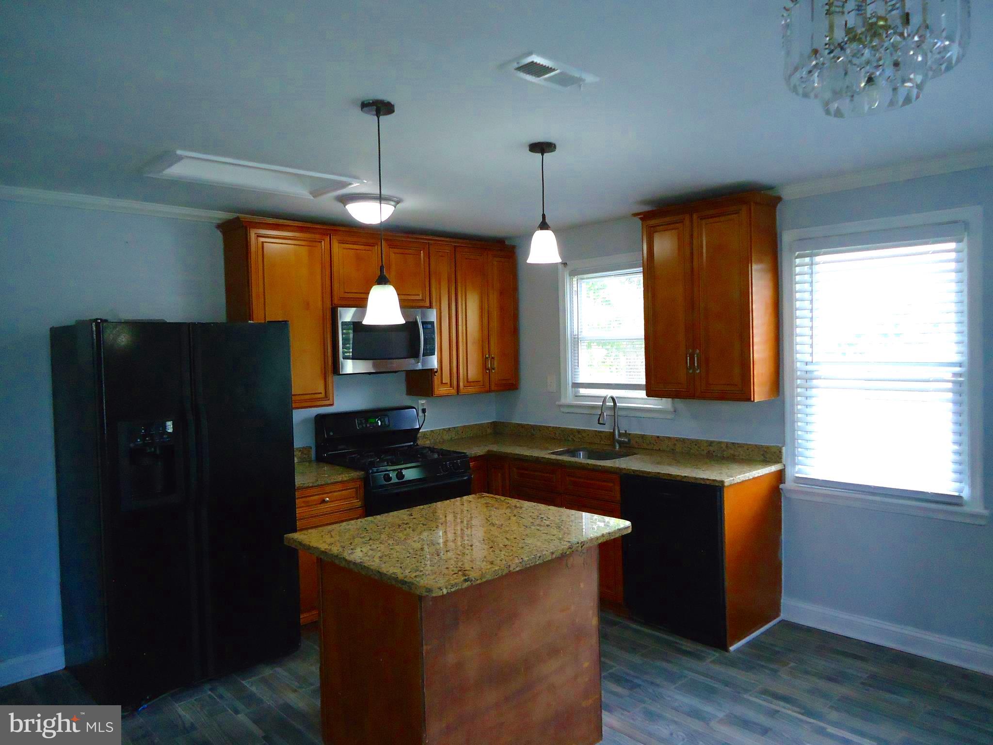 37 East Reed Avenue Alexandria, VA 22305 - Photo 5 of 18 Gallery Image 5
