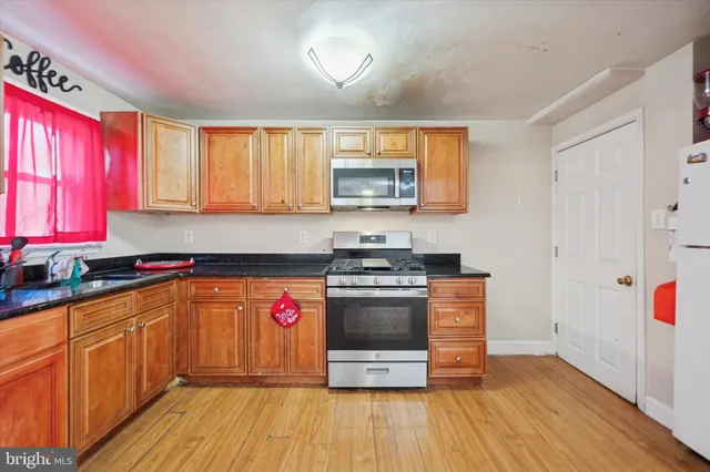 $225,000 | 209 East Greenwood Avenue, Upper Darby, PA 19050