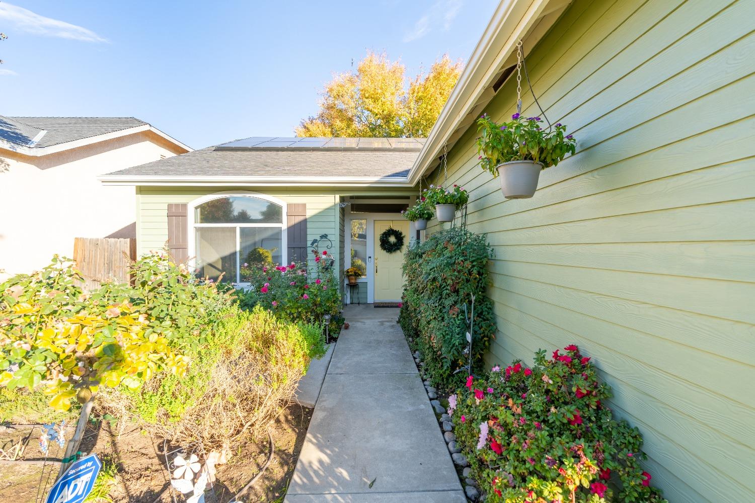 2573 Applegate Avenue Clovis, CA 93611 - Photo 26 of 26 a view of a pathway in front of a house