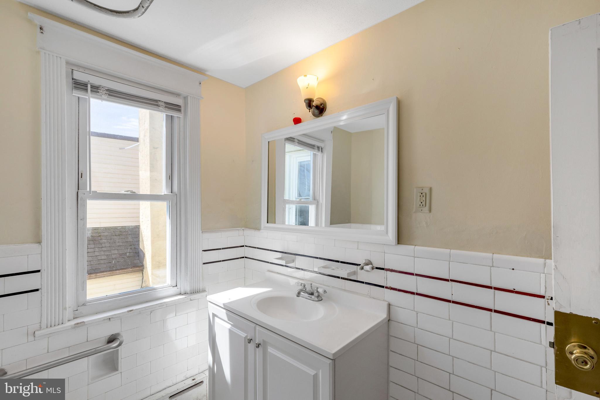 235 Shirley Road Upper Darby, PA 19082 - Photo 19 of 24