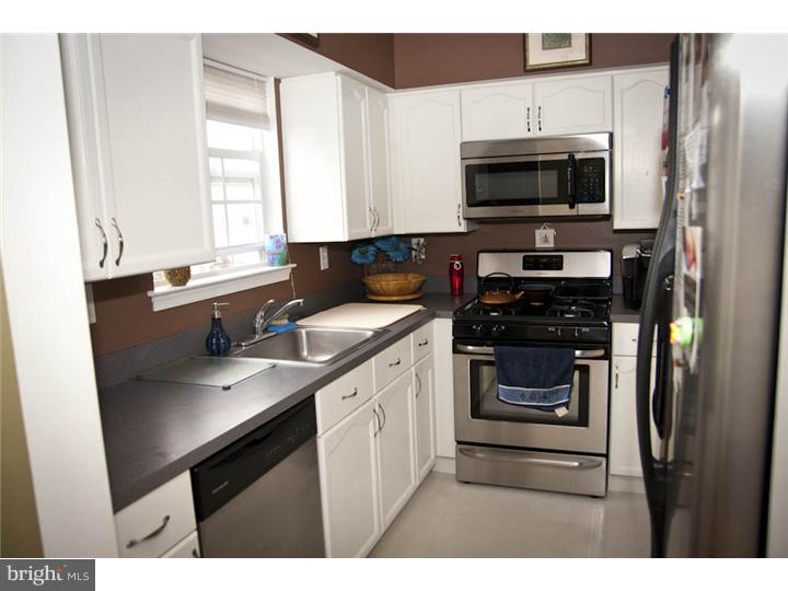 5492 Rinker Circle, Unit 318 Doylestown, PA 18902 - Photo 4 of 8 Kitchen