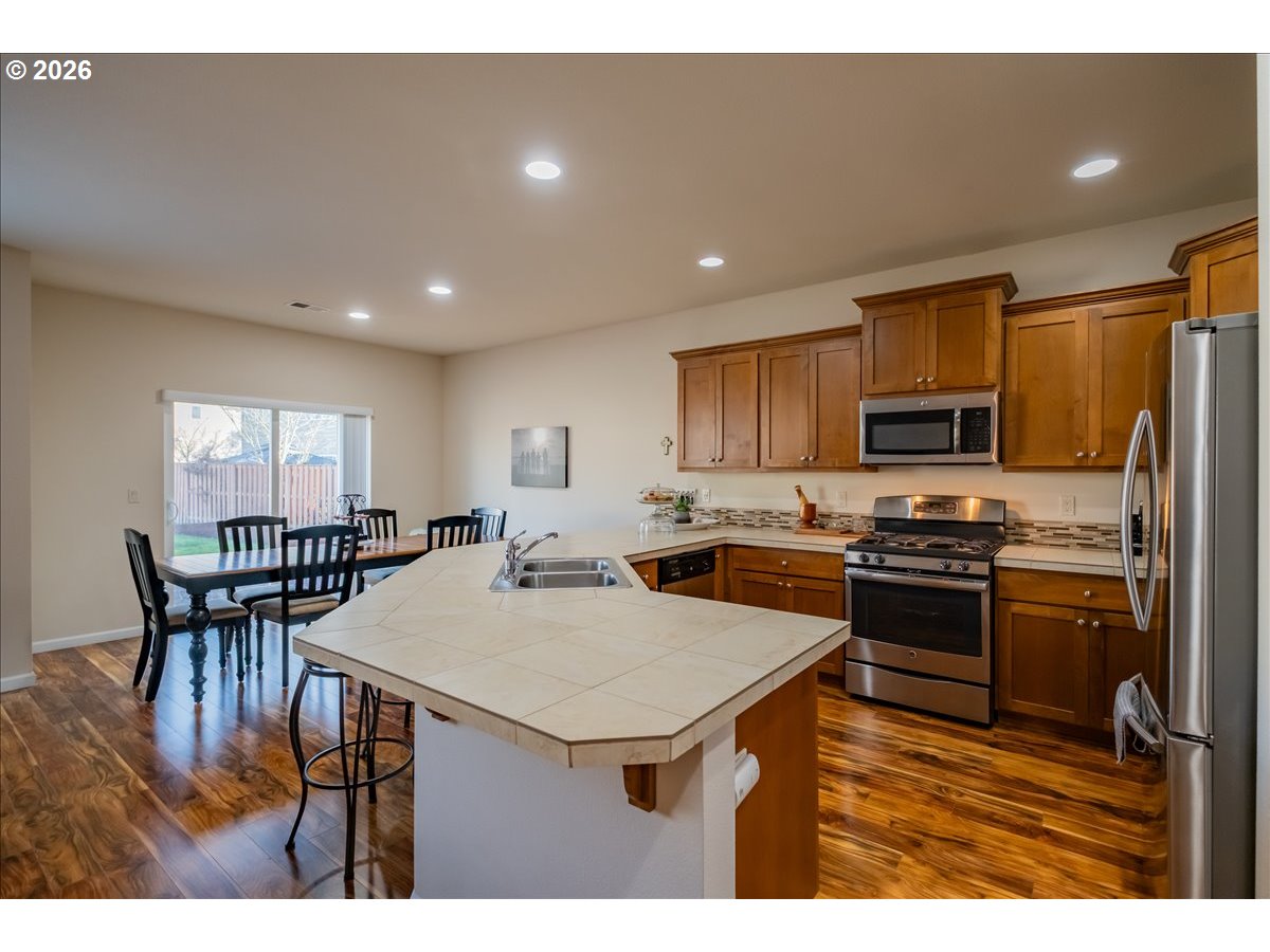 2943 Northwest Corktree Lane Albany, OR 97321 - Photo 12 of 39