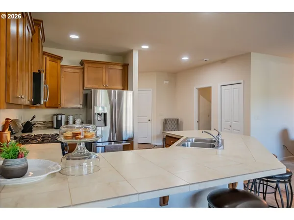 $569,900 | 2943 Northwest Corktree Lane, Albany, OR 97321