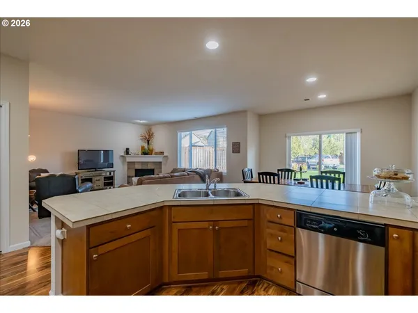 $569,900 | 2943 Northwest Corktree Lane, Albany, OR 97321