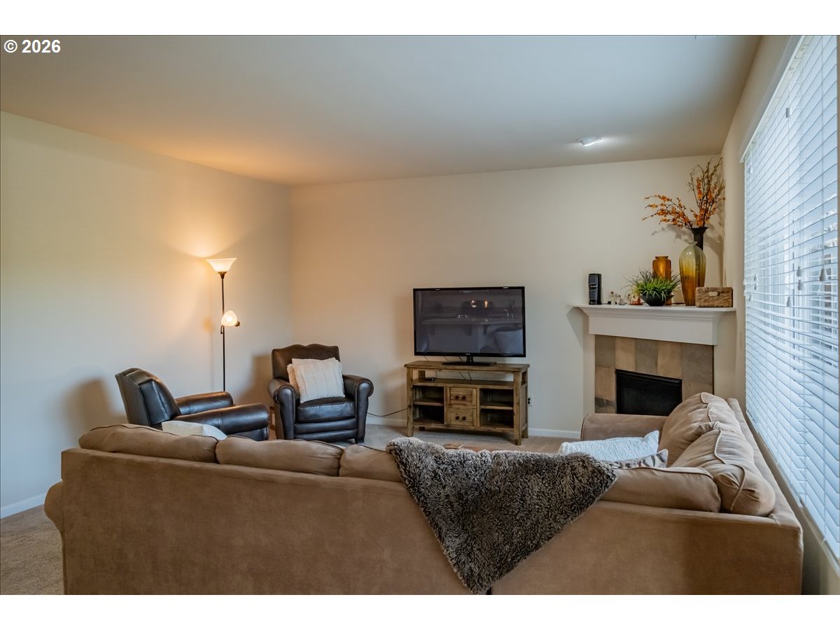 2943 Northwest Corktree Lane Albany, OR 97321 - Photo 18 of 39