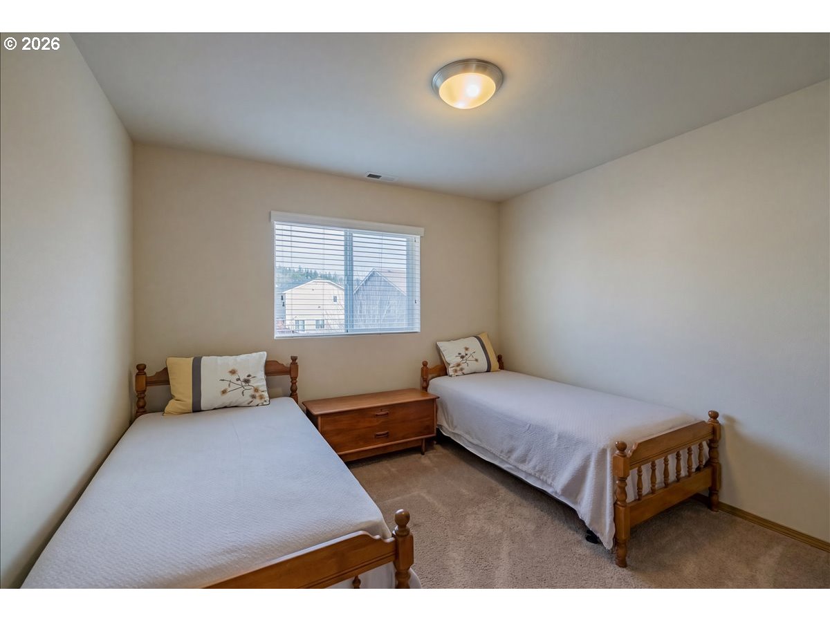 2943 Northwest Corktree Lane Albany, OR 97321 - Photo 33 of 39