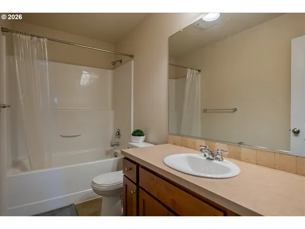 $569,900 | 2943 Northwest Corktree Lane, Albany, OR 97321
