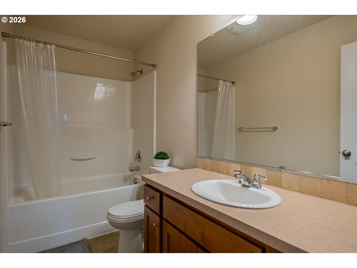 2943 Northwest Corktree Lane Albany, OR 97321 - Photo 35 of 39