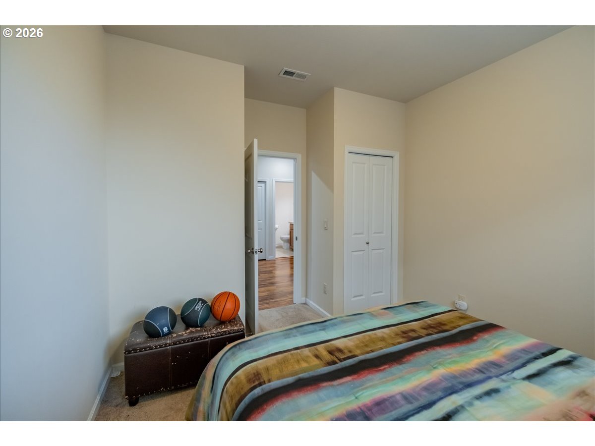 2943 Northwest Corktree Lane Albany, OR 97321 - Photo 9 of 39