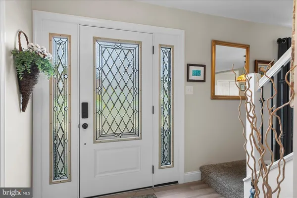 a view of entryway with workspace