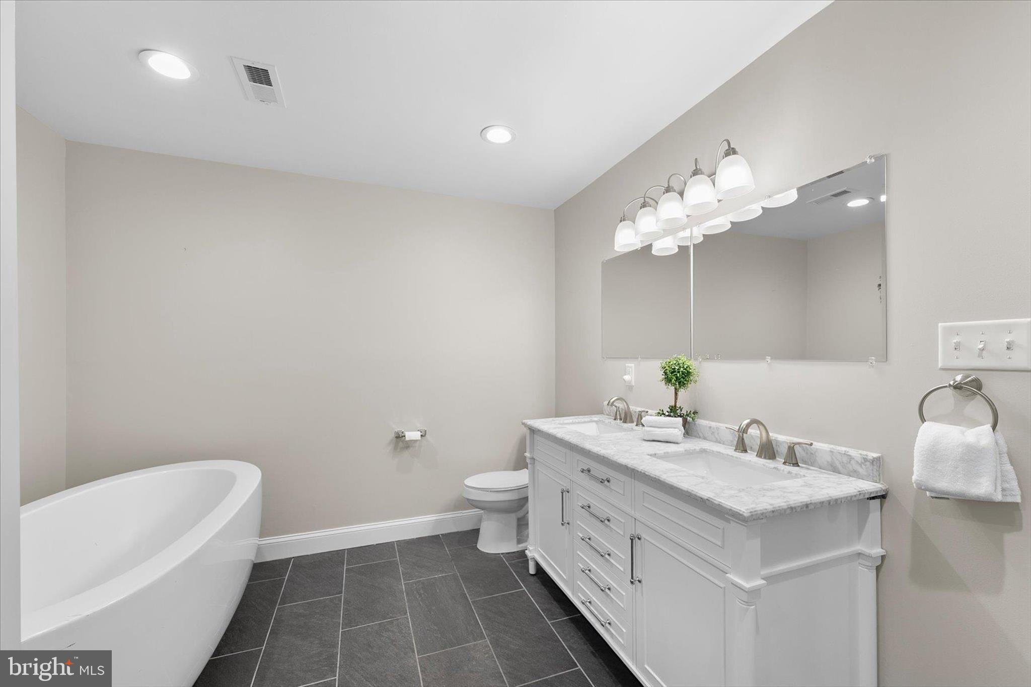 24697 Peterkins Road Georgetown, DE 19947 - Photo 31 of 54 Primary Bedroom Ensuite