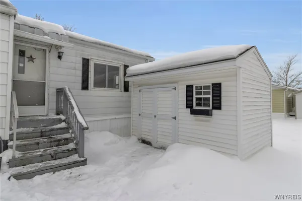 $69,900 | 77 Lakewood Village, Shelby, NY 14103