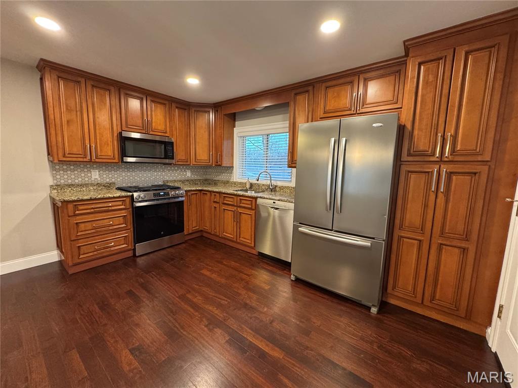 701 Fernview Drive Creve Coeur, MO 63141 - Photo 6 of 33