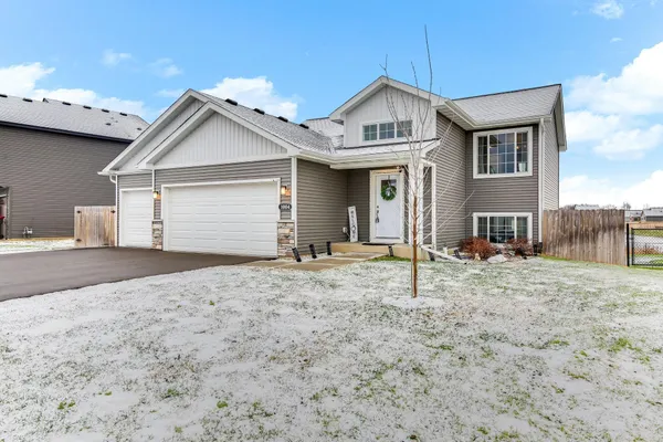 $394,900 | 1004 Triumph Trail, Isanti, MN 55040