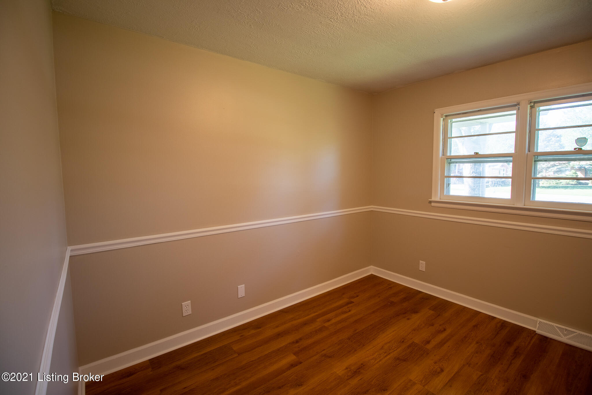 8703 Terry Road Louisville, KY 40258 - Photo 9 of 25 8703 Terry Rd-11
