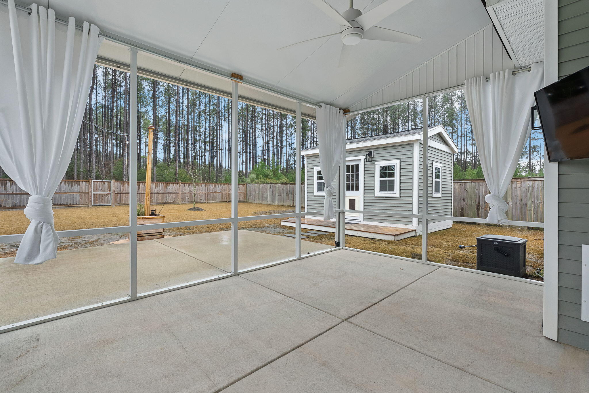 219 Saxony Loop Summerville, SC 29486 - Photo 13 of 56 50-web-or-mls-Barclay Media Co -48