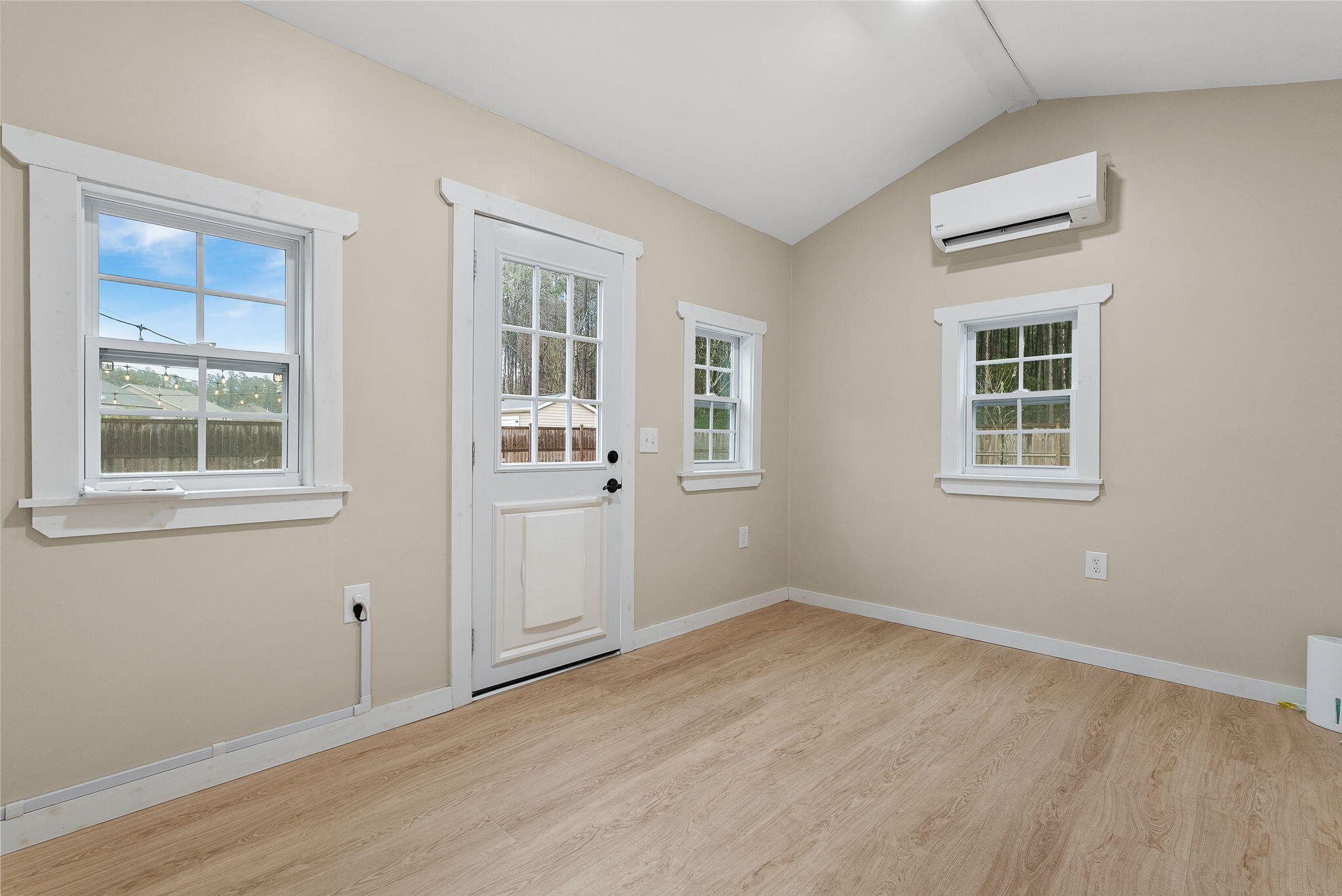 219 Saxony Loop Summerville, SC 29486 - Photo 17 of 56 46-web-or-mls-Barclay Media Co -55