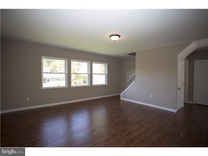 77 Ridge Lane Levittown, PA 19055 - Photo 6 of 21 Living Room