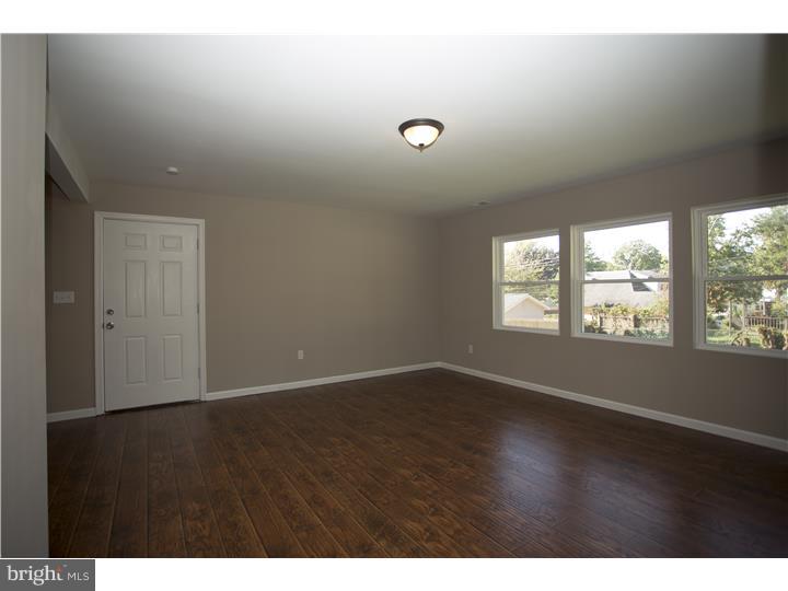 77 Ridge Lane Levittown, PA 19055 - Photo 8 of 21 Living Room