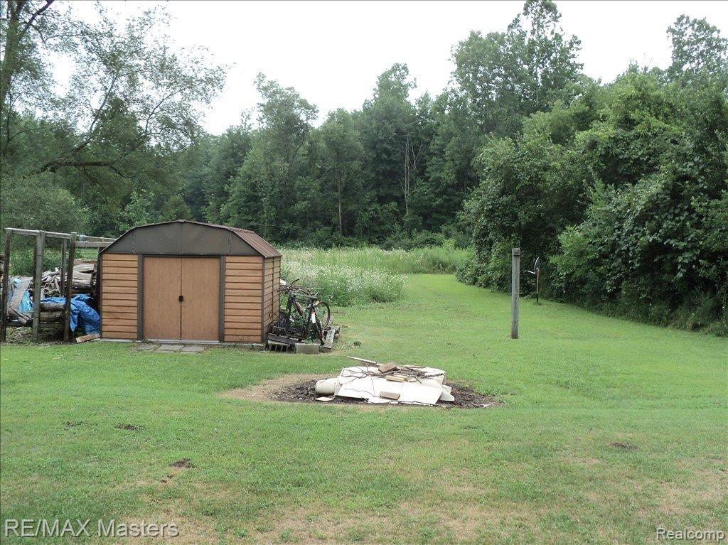 22550 Bell Road New Boston, MI 48164 - Photo 3 of 12 DSC01399