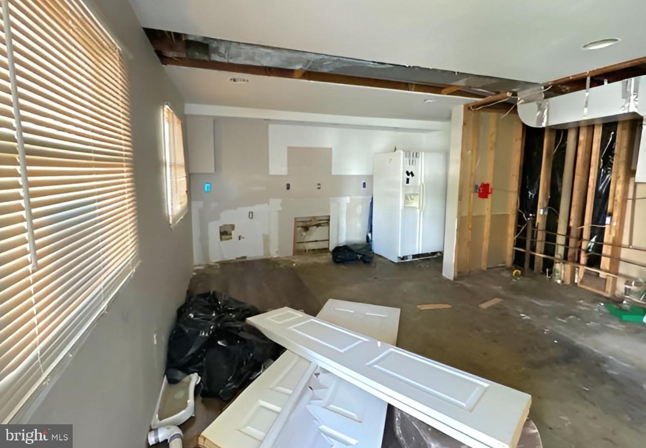 3130 Bero Road Halethorpe, MD 21227 - Photo 3 of 12 Kitchen