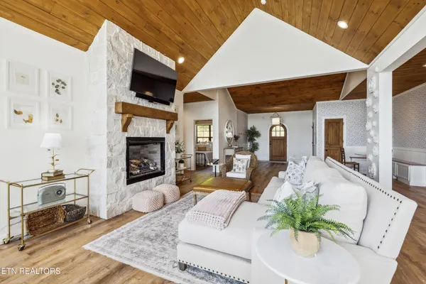 $1,200,000 | 1315 Still Mountain Way, Dandridge, TN 37725