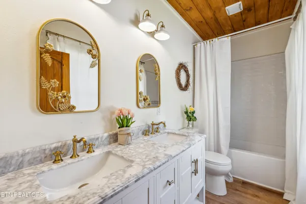 $1,200,000 | 1315 Still Mountain Way, Dandridge, TN 37725