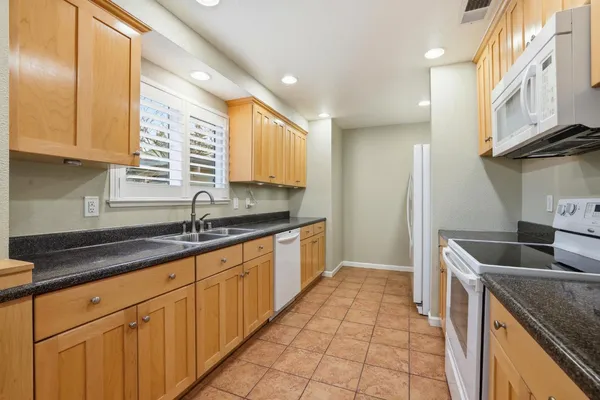 $355,000 | 5274 Lake Knoll Lane, Fair Oaks, CA 95628