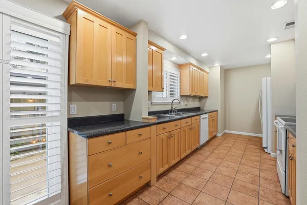 $355,000 | 5274 Lake Knoll Lane, Fair Oaks, CA 95628