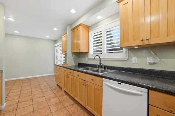 $355,000 | 5274 Lake Knoll Lane, Fair Oaks, CA 95628