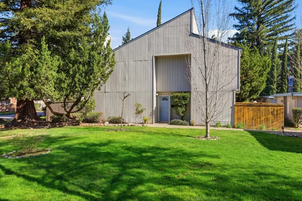 $355,000 | 5274 Lake Knoll Lane, Fair Oaks, CA 95628