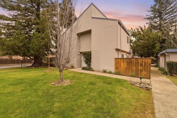 $355,000 | 5274 Lake Knoll Lane, Fair Oaks, CA 95628