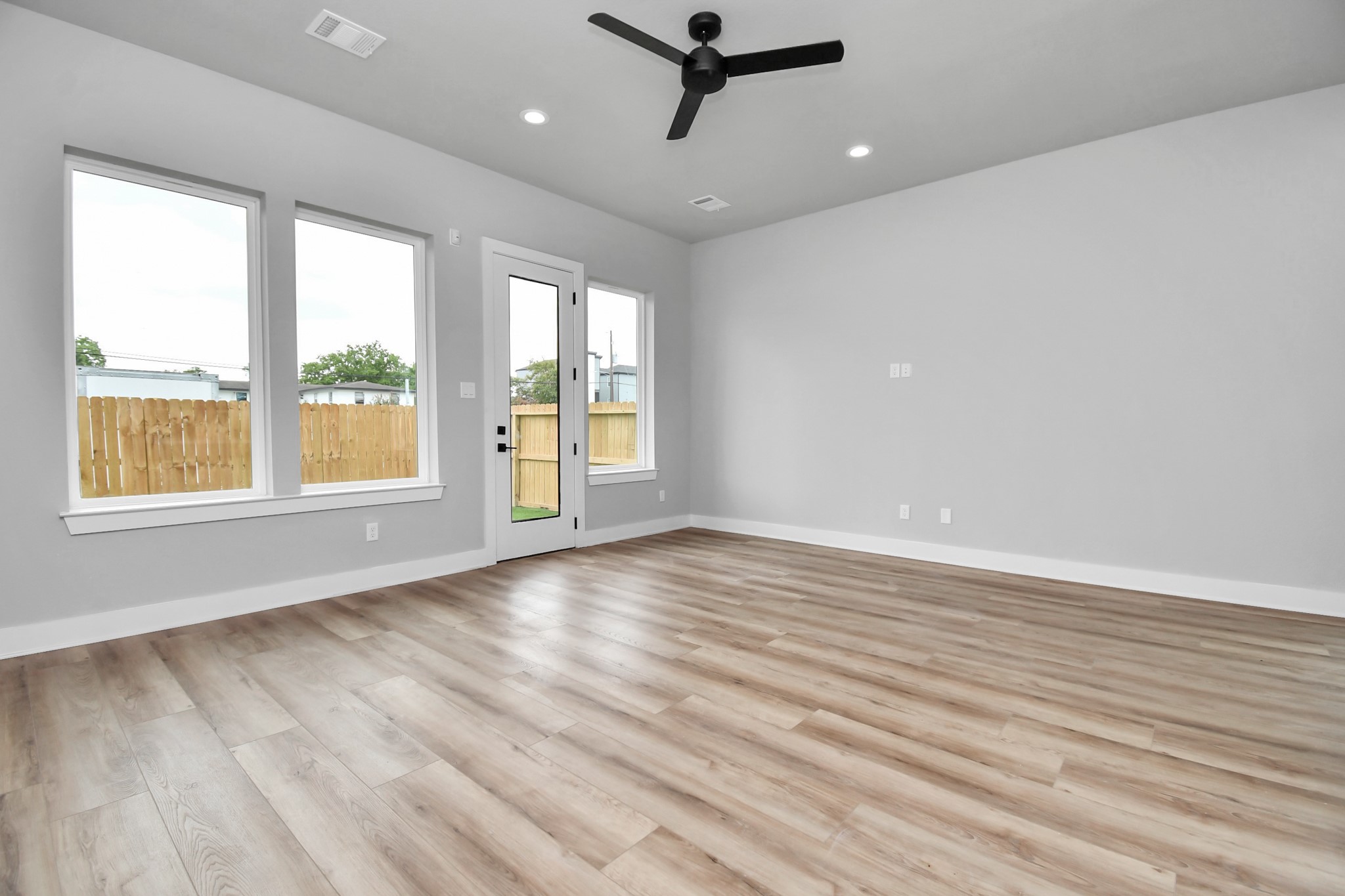 6817 Peerless Street Houston, TX 77021 - Photo 30 of 42 Gallery Image 30