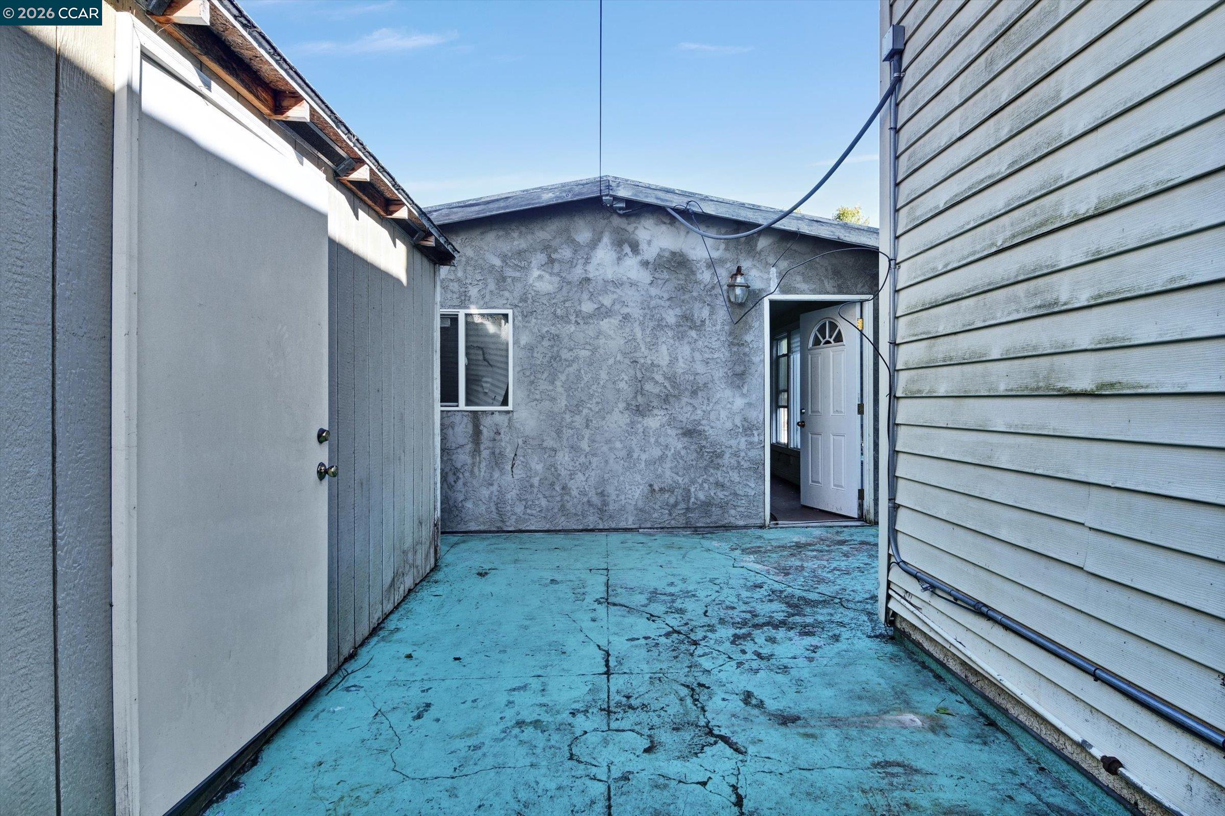 1711 Carleton Street Berkeley, CA 94703 - Photo 25 of 40 a view of a backyard