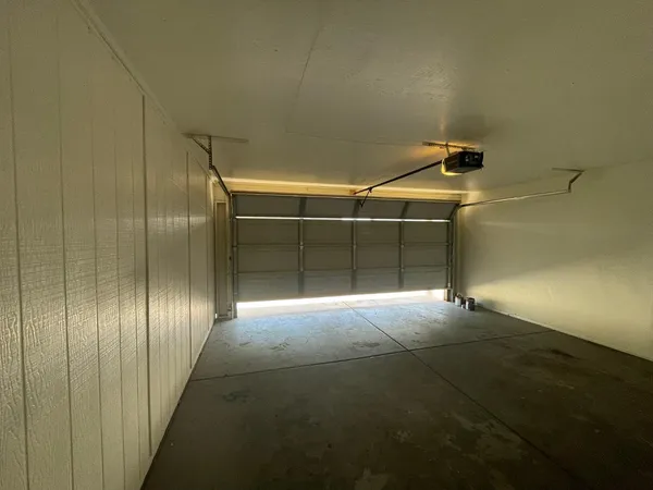 $1,885 | 10902 West Montecito Avenue, Phoenix, AZ 85037