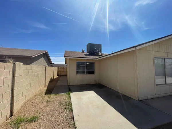$1,885 | 10902 West Montecito Avenue, Phoenix, AZ 85037