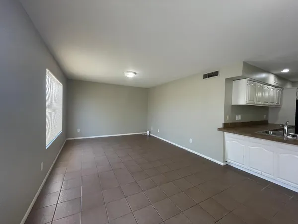 $1,885 | 10902 West Montecito Avenue, Phoenix, AZ 85037