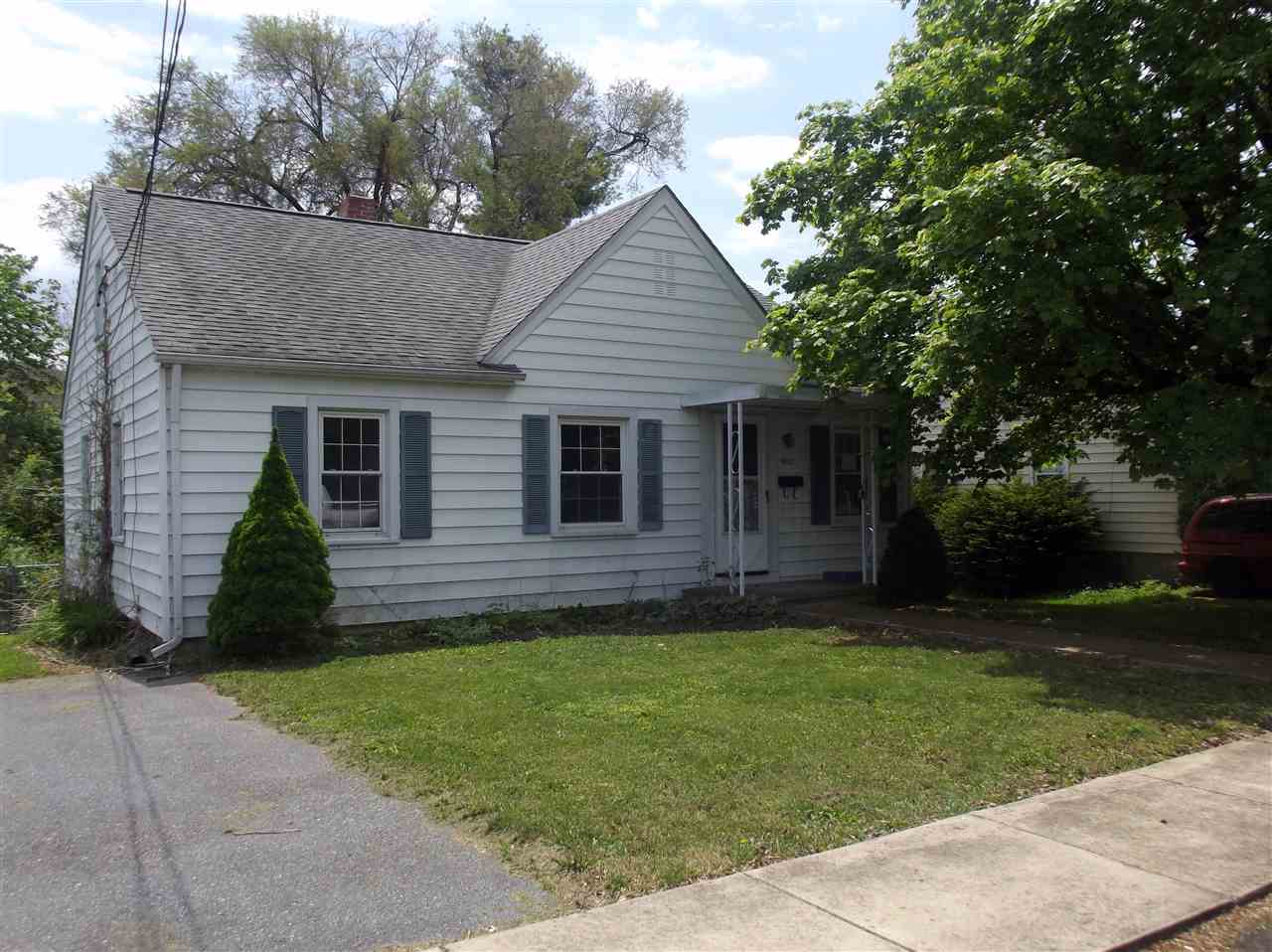 402 East Rockingham Street Elkton, VA 22827 - Photo 1 of 13 Gallery Image 1