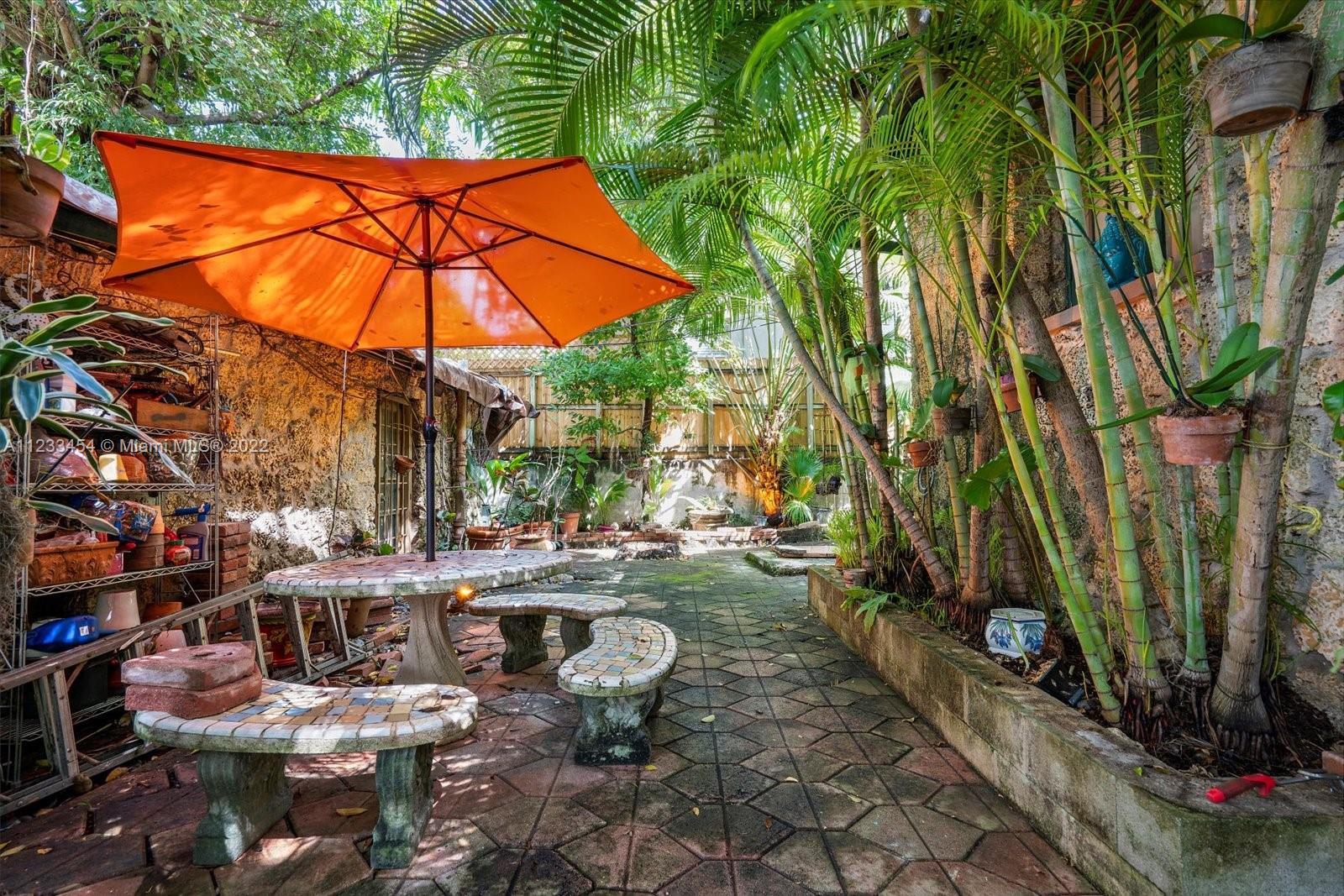 3041 Oak Avenue Coconut Grove, FL 33133 - Photo 26 of 31 an outdoor space with furniture